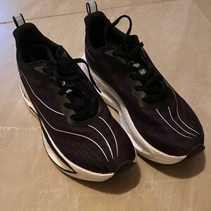 Women's Black Sneakers
